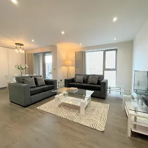 https://spectacular-2-bedroom-apartment-in-great-location.yorkshirehotels.net